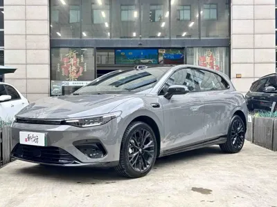 Leapmotor 零跑Lafa5 · 2025 год