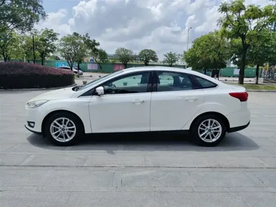 Ford Focus 2016, 120000 км, за 23800 CNY