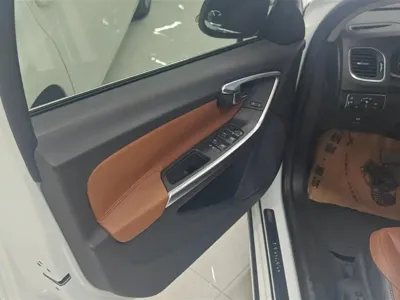 Volvo V60 2015, 40500 км, за 61100 CNY - фото 7