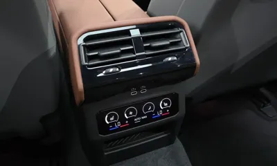BMW 5-Series 2025, 9060 км, за 87800000 KRW - фото 33