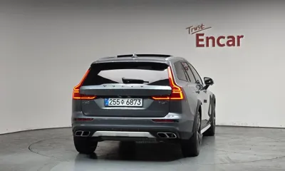 Volvo V60 2020, 105362 км, за 25800000 KRW