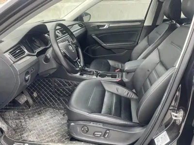 Volkswagen Passat 2017, 86000 км, за 48000 CNY
