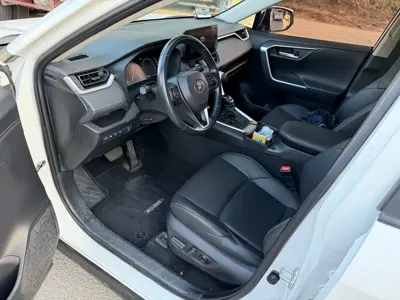Toyota Wildlander 2023, 60000 км, за 93200 CNY