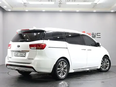 Kia Canival 2016, 196103 км, за 9900000 KRW