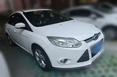 Ford Focus 2012, 131600 км, за 21726.31 CNY