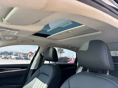 Volkswagen 帕萨特插电混动 2022, 65800 км, за 91199 CNY