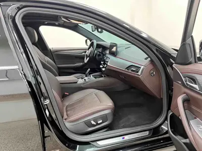 BMW 5 Series 2021, 75000 км, за 181800 CNY - фото 23