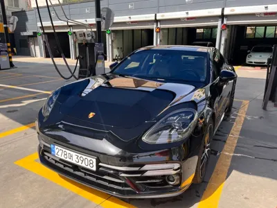Porsche Panamera 2022, 26000 км, за 185000000 KRW