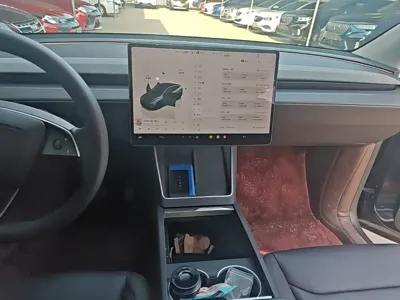 Tesla Model Y 2025, 25299 км, за 223400 CNY - фото 13