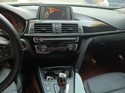 BMW 3 Series 2016, 104400 км, за 61854.72 CNY - фото 14