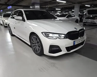 BMW 3-Series 2022, 28100 км, за 30500000 KRW