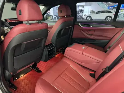 BMW 5 Series 2023, 60000 км, за 229800 CNY - фото 6