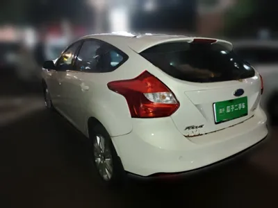 Ford Focus 2012, 58900 км, за 24778.6 CNY