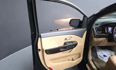 Kia Canival 2017, 93727 км, за 12700000 KRW - фото 24