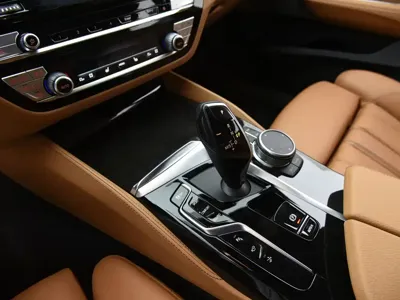 BMW 6 Series GT 2023, 43000 км, за 279800 CNY - фото 9