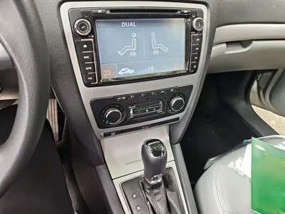 Skoda Octavia 2014, 103700 км, за 34825.91 CNY - фото 12
