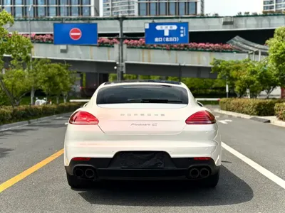 Porsche Panamera 2015, 106000 км, за 188000 CNY