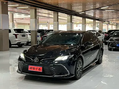 Toyota Camry · 2021 год