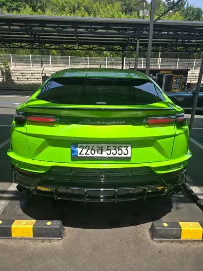 Lamborghini Urus 2023, 13000 км, за 316000000 KRW