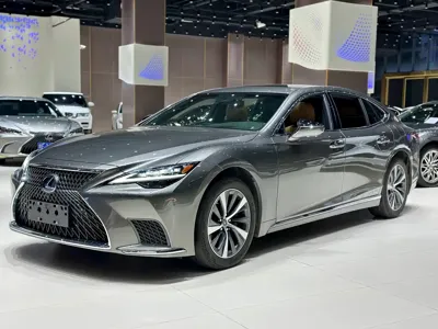 Lexus LS 2022, 30000 км, за 398000 CNY - фото 1