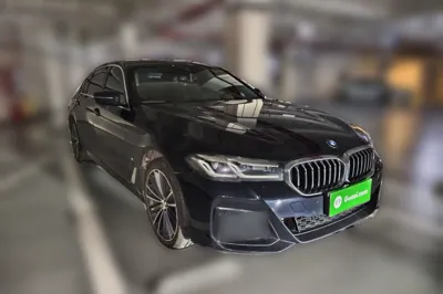 BMW 5 Series 2022, 101300 км, за 194911.38 CNY