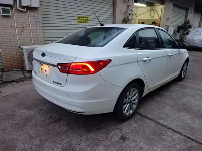 Ford Escort 2016, 63000 км, за 21800 CNY