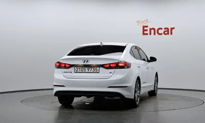 Hyundai Avante 2018, 94713 км, за 7377.22 USD