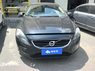 Volvo V40 2015, 111000 км, за 29000 CNY