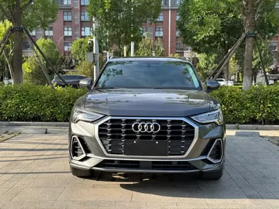 Audi Q3 2021, 75000 км, за 128800 CNY