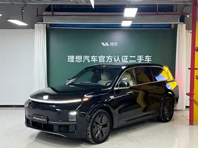 Li Auto Li L9 · 2025 год