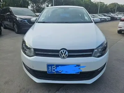 Volkswagen Polo 2011, 80000 км, за 12800 CNY