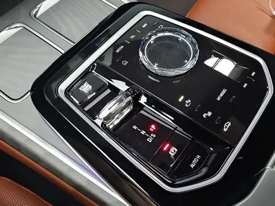 BMW 7-Series 2023, 24259 км, за 98700000 KRW - фото 9