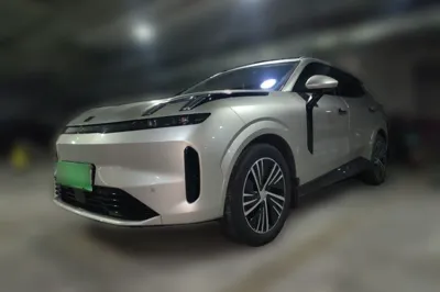 Lynk & Co 08 EM-P · 2023 год