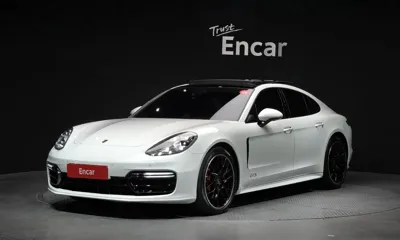 Porsche Panamera · 2020 год