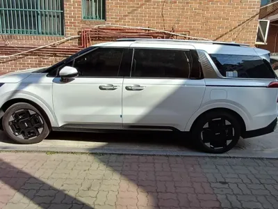 Kia Canival 2025, 12000 км, за 18920000 KRW