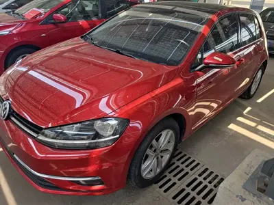 Volkswagen Golf 2018, 96400 км, за 50800 CNY - фото 1