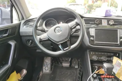 Volkswagen Tiguan L 2018, 171100 км, за 71677.79 CNY - фото 9