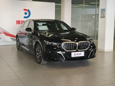 BMW i5 2025, 500 км, за 286000 CNY - фото 3