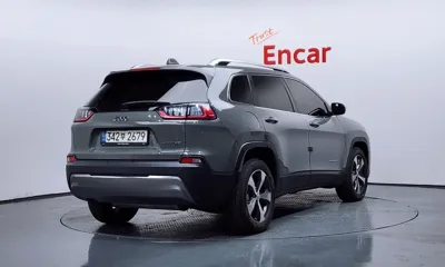 Jeep Cherokee 2021, 62135 км, за 22200000 KRW - фото 2