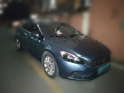 Volvo V40 2014, 137000 км, за 34486.1 CNY