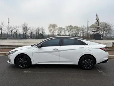 Hyundai Elantra 2023, 60000 км, за 81800 CNY - фото 8