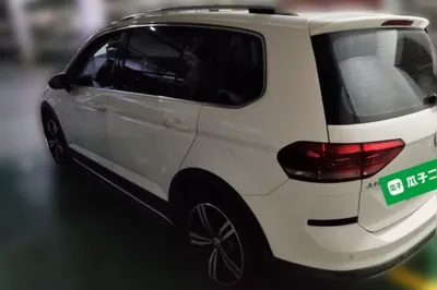 Volkswagen Touran 2018, 36700 км, за 94411.19 CNY