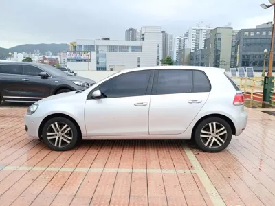 Volkswagen Golf 2011, 227000 км, за 3000000 KRW