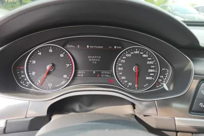 Audi A6L 2014, 121100 км, за 81332.82 CNY - фото 9