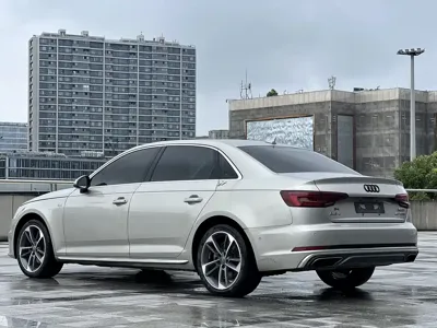 Audi A4L 2020, 67000 км, за 89800 CNY