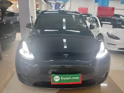 Tesla Model Y 2024, 7600 км, за 199000 CNY