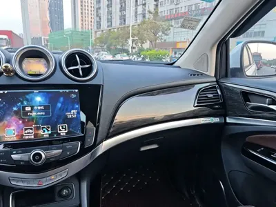 BYD Tang New Energy 2016, 46000 км, за 25600 CNY - фото 12