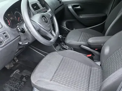 Volkswagen Polo 2015, 120000 км, за 21800 CNY - фото 7