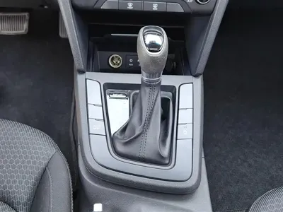 Hyundai Elantra 2018, 64000 км, за 37900 CNY - фото 16
