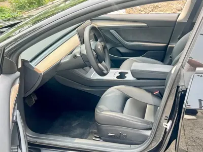 Tesla Model 3 2023, 99000 км, за 119800 CNY - фото 8